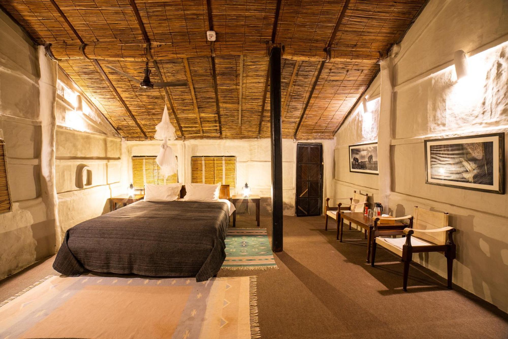 Tiger Tops Tharu Lodge Csitvan Kültér fotó